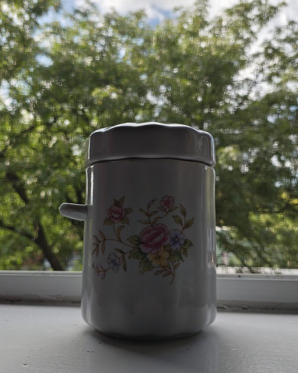 Flower container